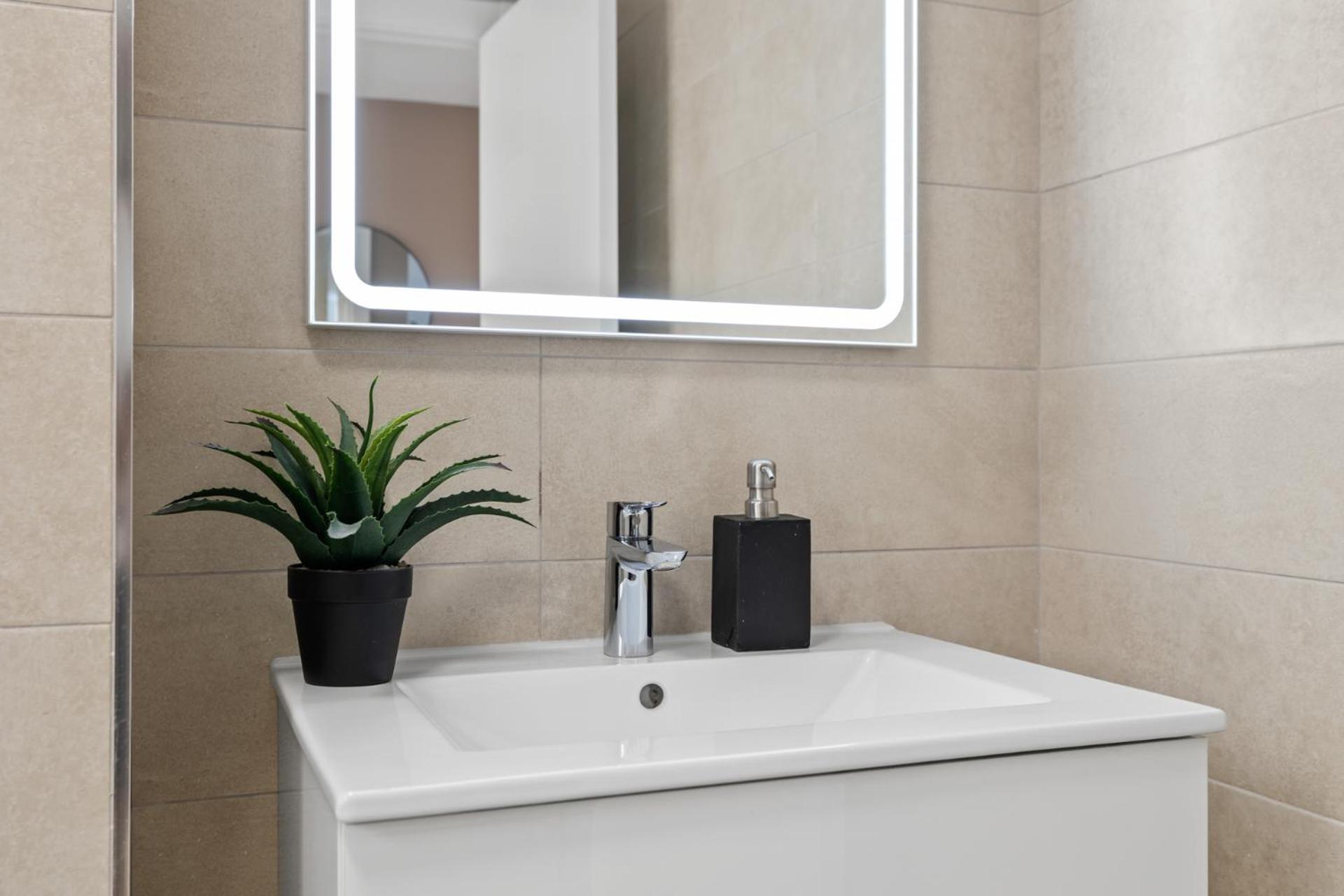 Luxury New Apartment City Center Estepona - Private Parking Exteriér fotografie