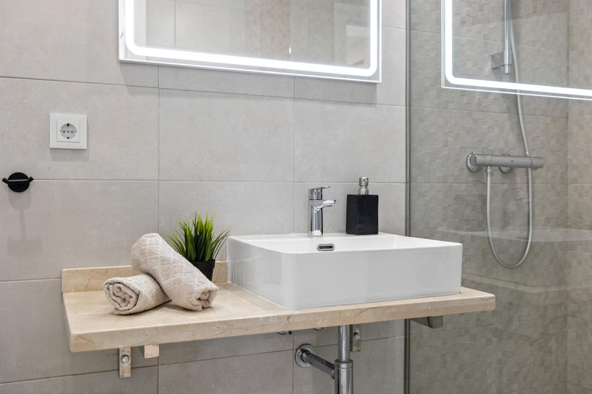 Luxury New Apartment City Center Estepona - Private Parking Exteriér fotografie
