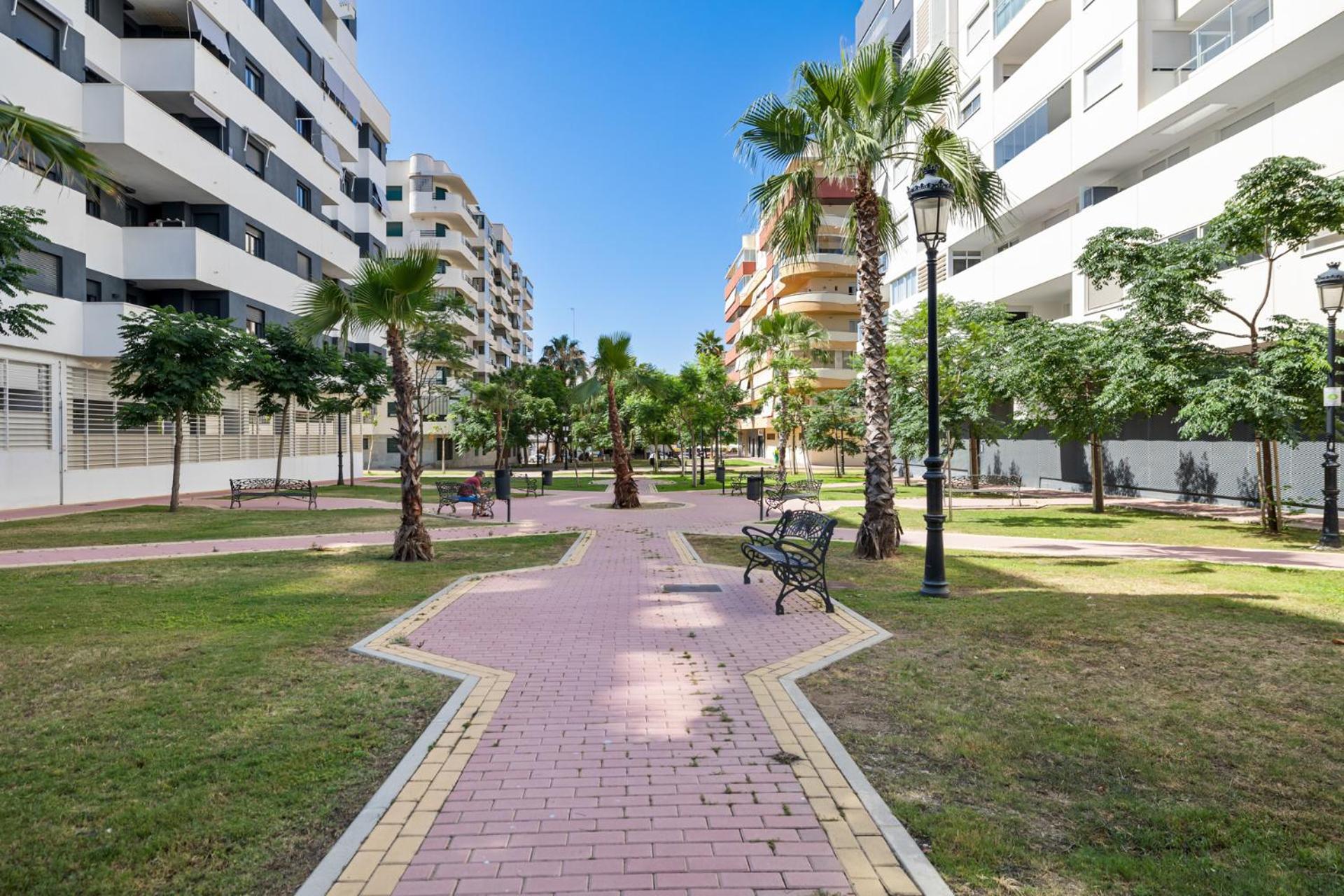 Luxury New Apartment City Center Estepona - Private Parking Exteriér fotografie